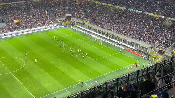 的关注和担 的关注和担